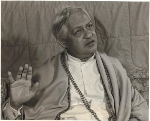 Gururaj-Ananda-Yogi-1